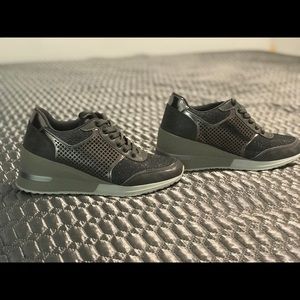 Wedges/Shoes/ Sneakers